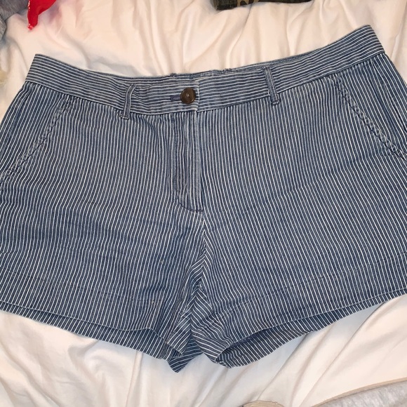 Gap pin stripe Shorts - Picture 1 of 3